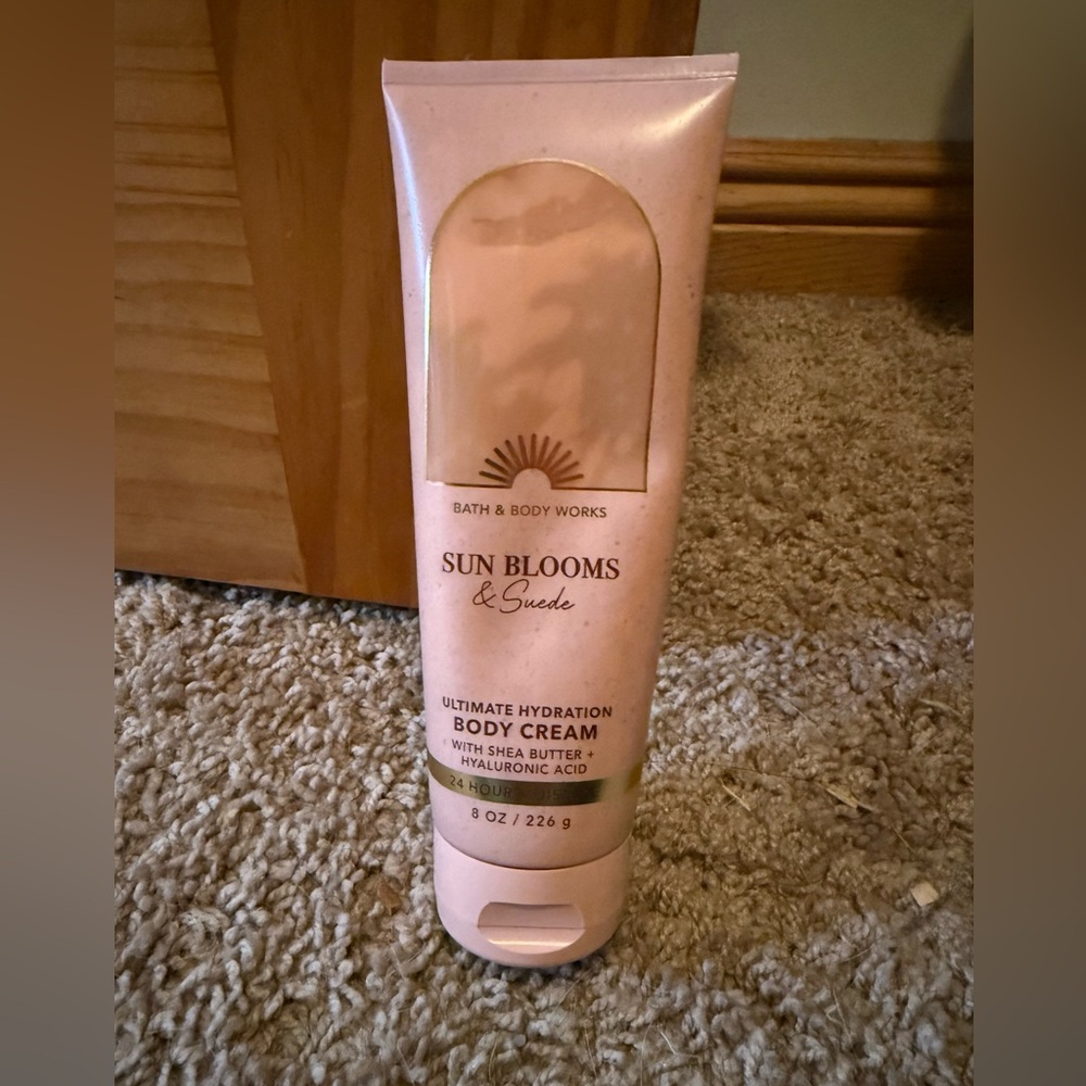 Bath & Body Works Sun Blooms & Suede Cream - Pink & Gold